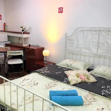 Central Studio Apartment *